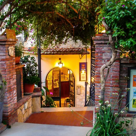 Hotel Condor-3