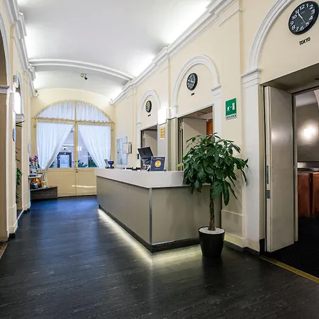 Hotel Urbani-3