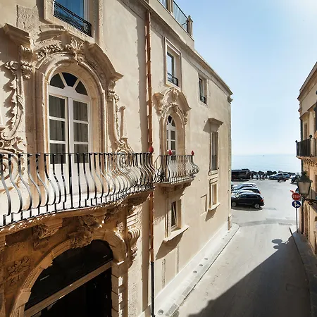 Algila Ortigia Charme Hotel-3
