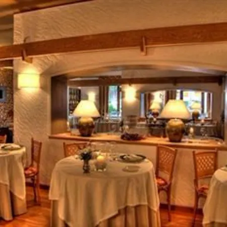 Cresta Et Duc Hotel-2
