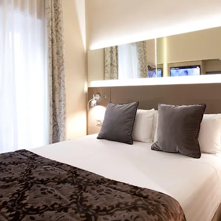 Quirinale Luxury Rooms-3