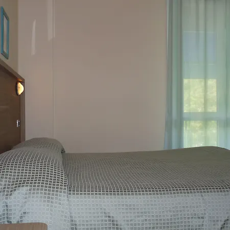 Hotel Daisy-2
