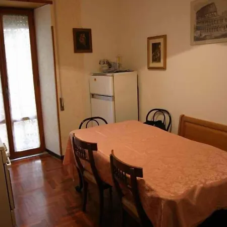 Vatican Rooms Guest House-3