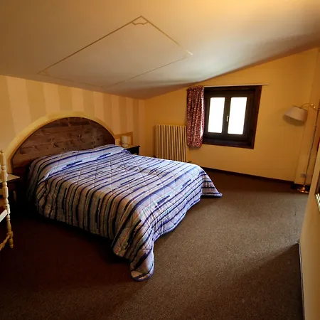 Hotel Pare-3