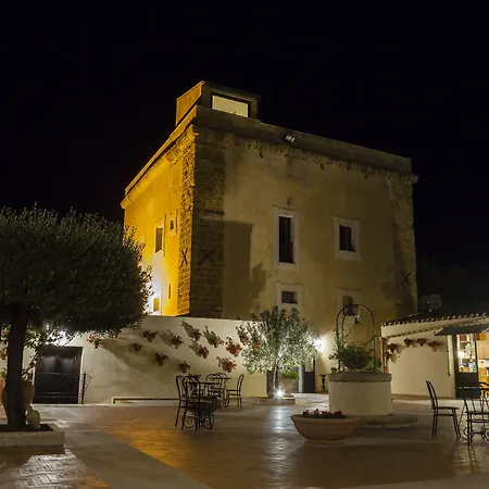 Hotel Foresteria Baglio Della Luna-3