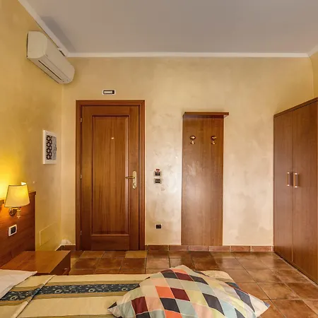 Hotel Maryelen-3