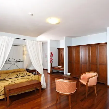 Hotel Gabarda-3