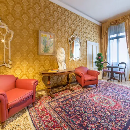 Friendly Venice Suites-3