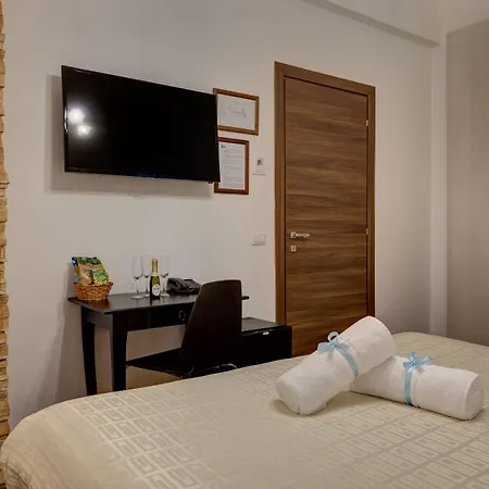 Little Rhome Suites-2