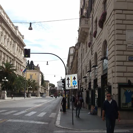 Five Rooms Rome Guesthouse-3
