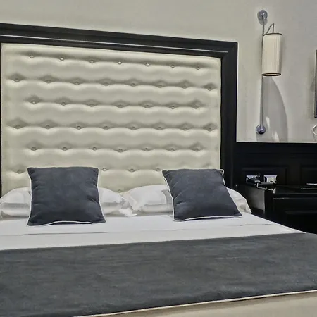 Vaticano Royal Suite Guest House-3