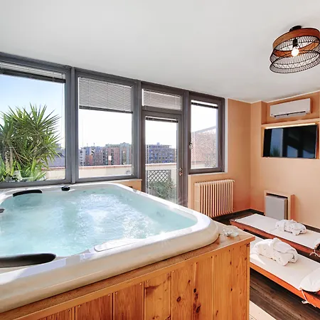 Penthouse Station Luxury Suites & Apartment-2