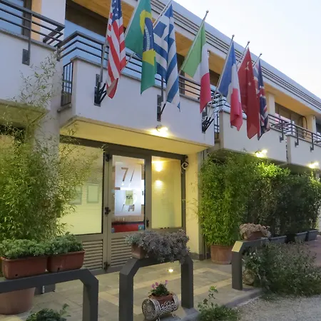 Hotel Seven Rooms-2