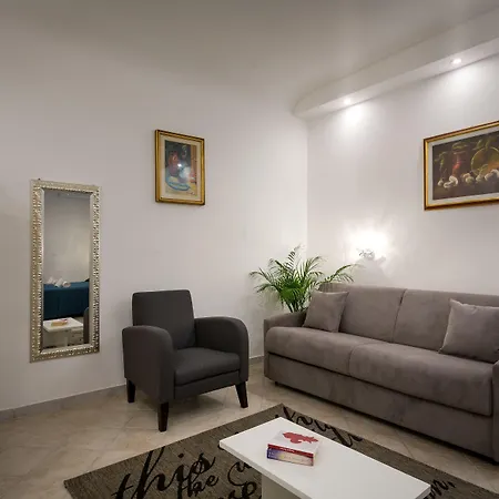 Stella Della Casa-3