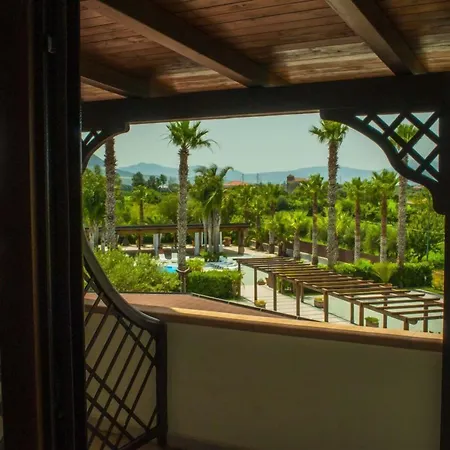 Perla Hotel E Garden - Free Parking And Pool - Open Area With Beautiful View Of The Landscape-3