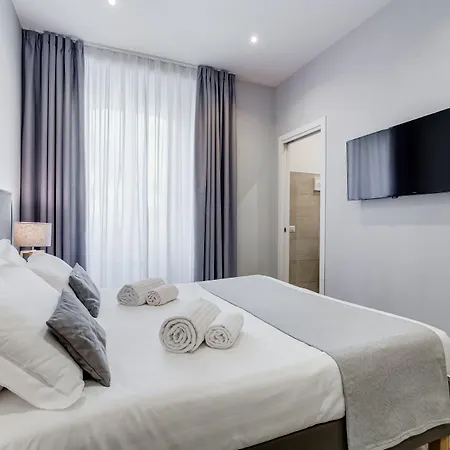 Colonna Luxury Suites-3