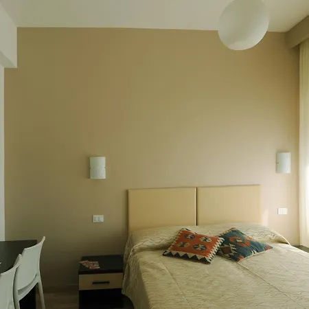 Honey Rooms-2