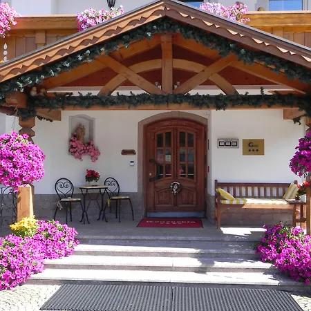 Hotel Garni Concordia - Dolomites Home-2