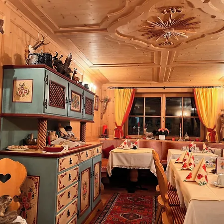 Hotel Garni Concordia - Dolomites Home-3