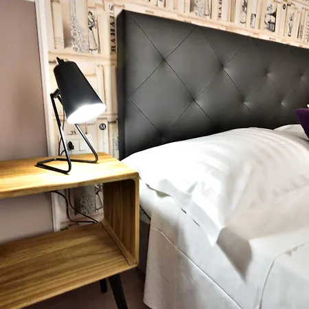 Romantica Rooms-3