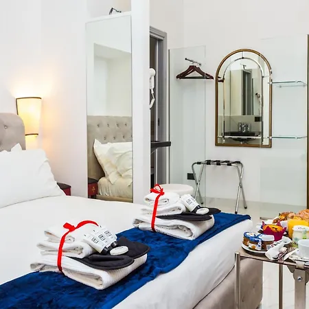 Queen Palace Suites-2