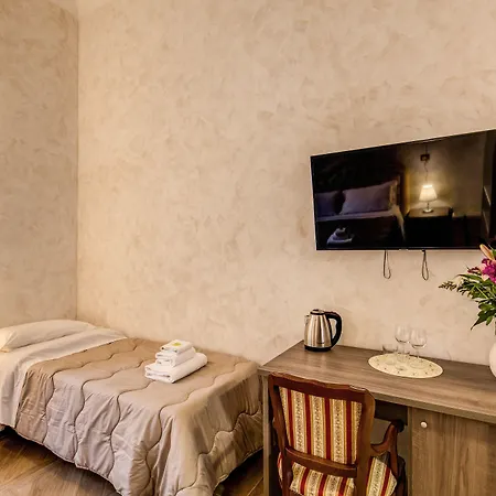 Amici Guesthouse-2