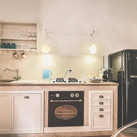 Cadelli Luxury Suite & Apartments-3