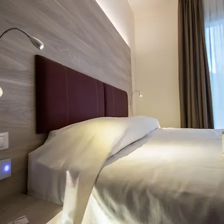 Hotel Perlage Florence -With Private Parking & Fast Wifi-3