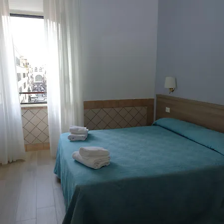 Square Inn-3