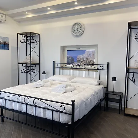 FraMe Room-2