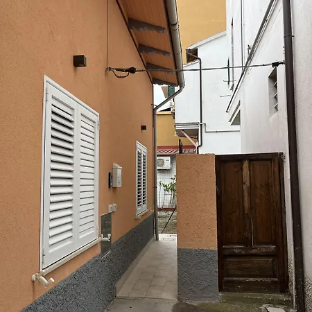 Guest House All'83-3