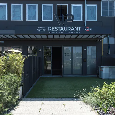 Queen Hotel-3