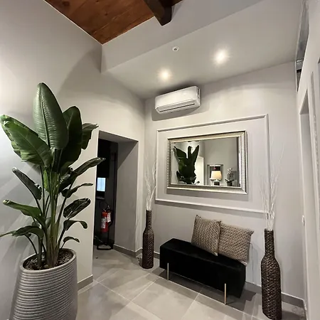 Soha Piazza Di Spagna Boutique-2
