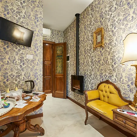 Fabrizio'S Rooms-3