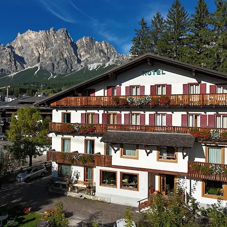 Hotel Bellaria - Cortina D'Ampezzo - Parking-2