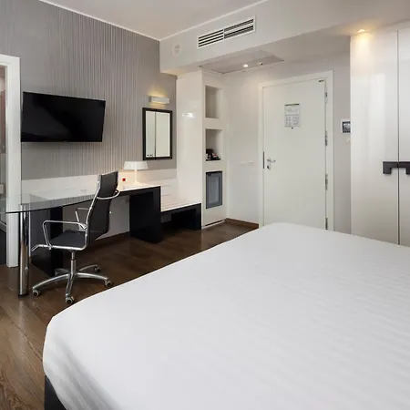 Holiday Inn Genoa City By Ihg-2