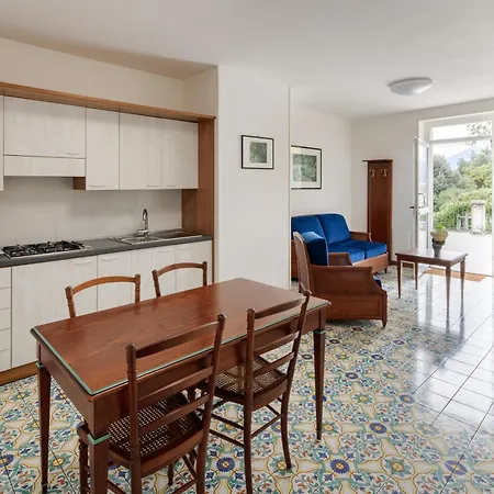 Residence L'Ulivo - Apartments In The City Center, With Fitness, Squash & Private Parking-3