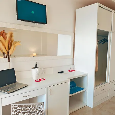Resort Rocca di Vadaro - Beachfront Suites, Rooms&Apartments-2