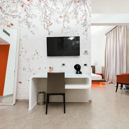 Montenapoleone Suites-3