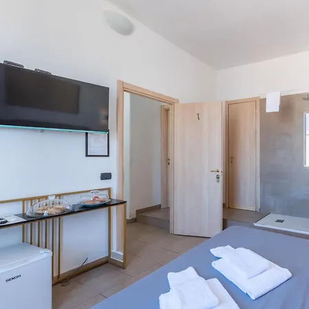 Art Atelier Vaticano Guest House-2