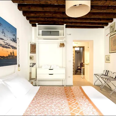 Stylish Self-Contained Room & Bath In Castello Between Biennale & San Marco-2