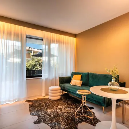 Goldfinger + Suites-3