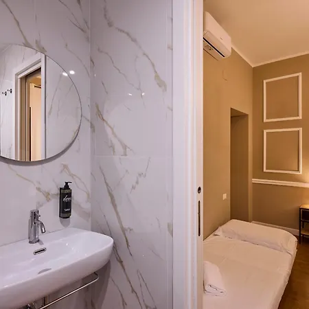 Dem Hotel-2