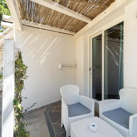 Angolo Mare Apartments&Rooms-2