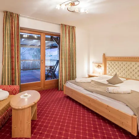 Hotel Bergschlössl-3