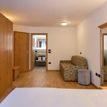 Golf Hotel-2