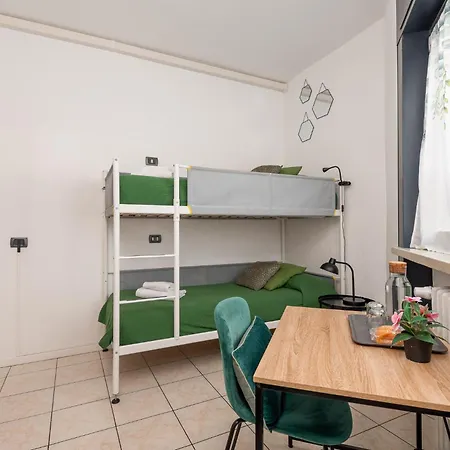 Guesthouse Tree Rooms Industrial-3
