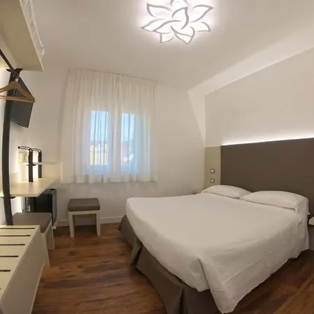 Hotel Aurora-2