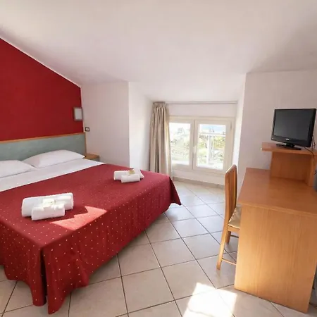 Hotel Villa Tina Easy Stay B&B-2