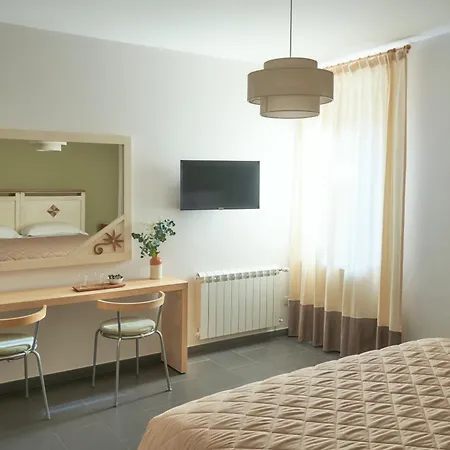 La Piazzetta Rooms-3